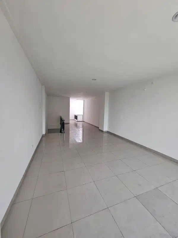 Disewakan Cepat Ruko Osaka Riverview uk. 4.5x15m2 Kosongan Murah