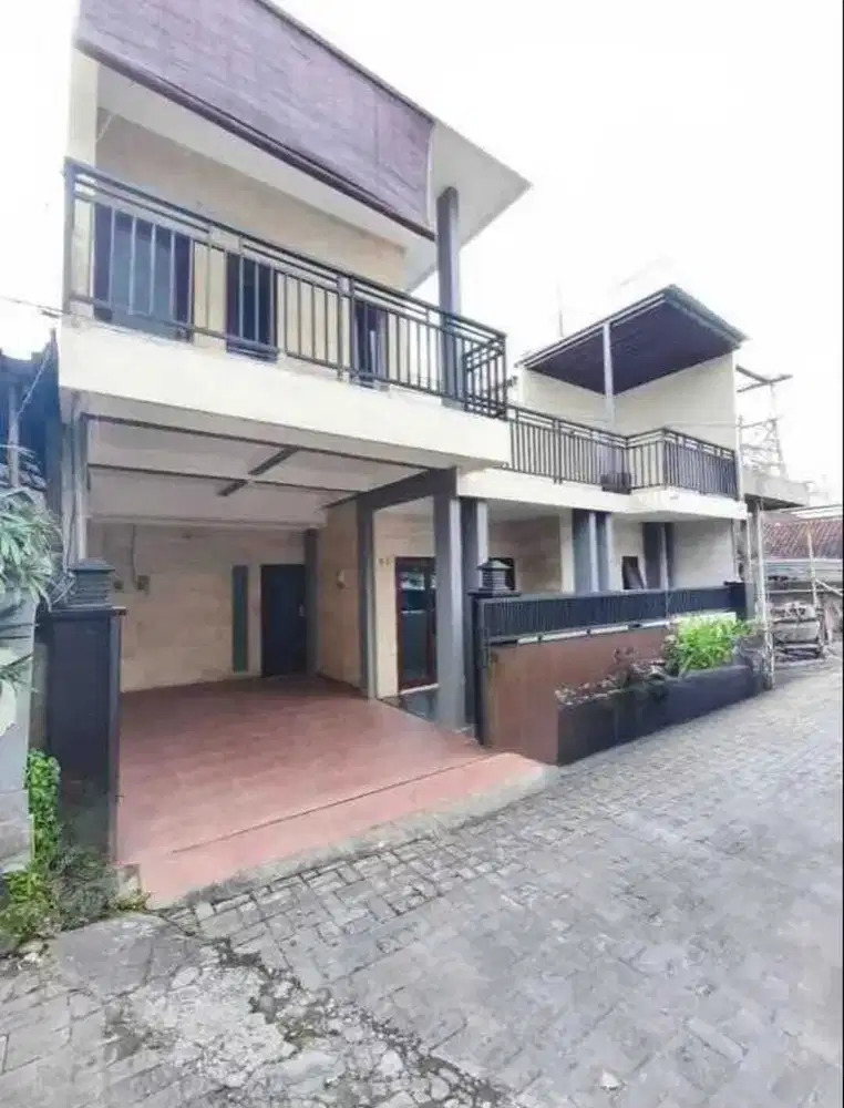 Sale rumah one gate 2lt 120m2 hanya 50mtr dari utama buana raya jl5mtr