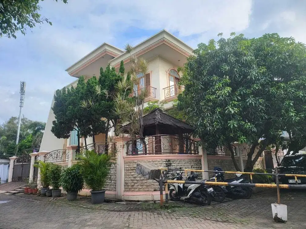 DIJUAL RUMAH HOOK BESAR HADAP TIMUR HARGA MURAH DI TAMAN SURYA 3