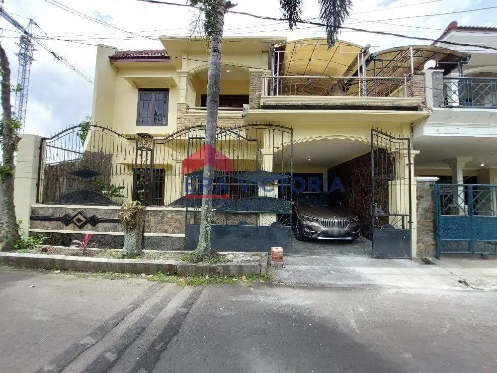 Rumah besar disewakan di bunga bunga Lowokwaru malang