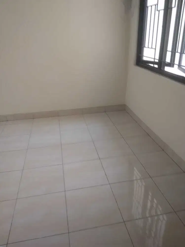 RUMAH di sewakan komplek Aralia