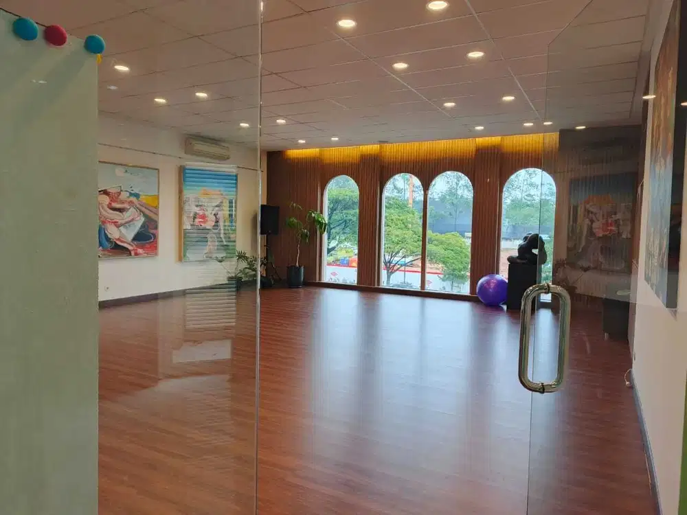 Ruko Foresta Bussiness Loft 3 Hadap Utara Ada Lift Jual Cepat!