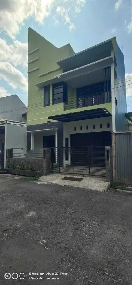 Rumah Bagus Lingkungan Nyaman Strategis Selangkah Sekolah PUHUA