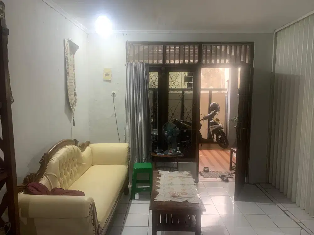 Rumah lama siap huni di Rawmangun jual murah