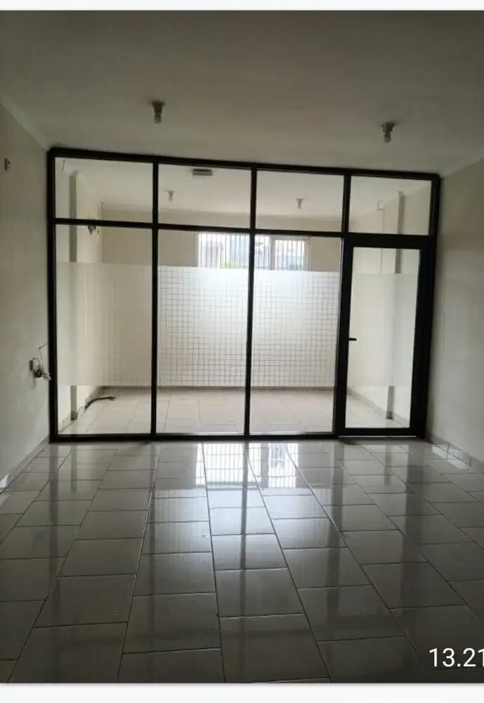 Vco - Dijual Cepat Ruko Semanan Puri Jakarta Barat 3 Lantai Tipe 4x11