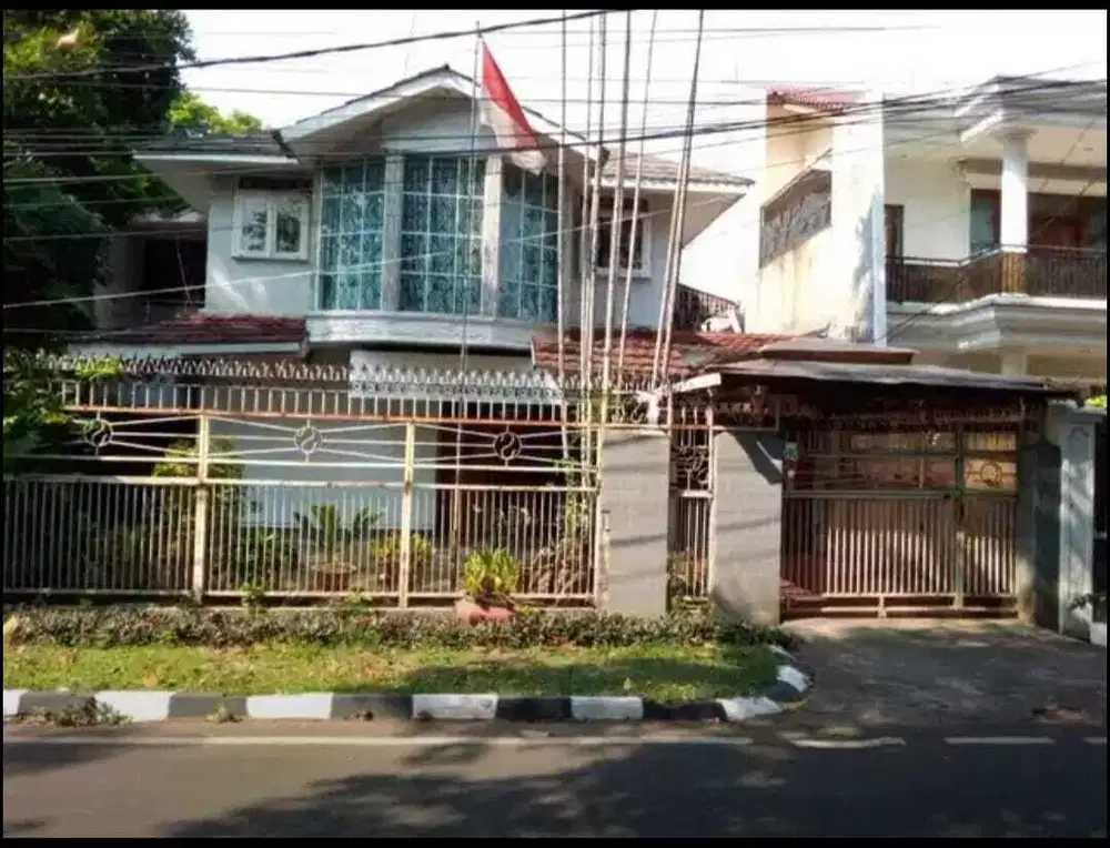 Dijual rmh lama lokasi strategis di Kompleks Kayu Putih, Jakarta Timur