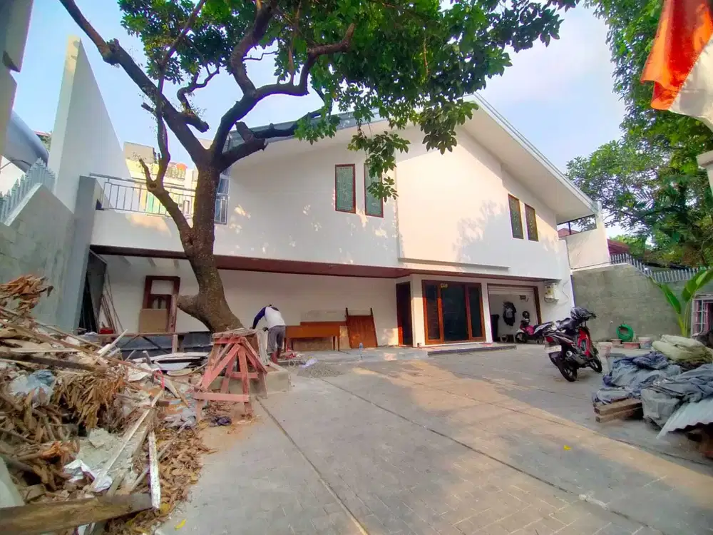 Disewakan Rumah 2lt Semifurnished di Kebayoran Baru - Jakarta Selatan