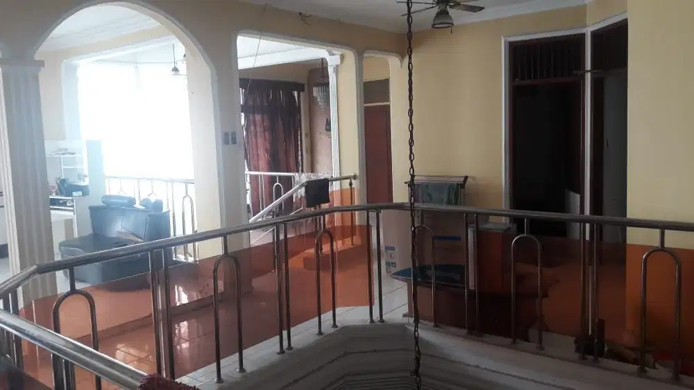 Rumah 2 lantai dekat BCA Tomang, Jakarta Barat cocok hunian/kostan