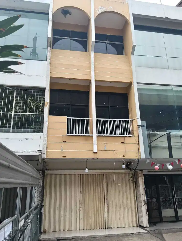 Ruko usaha 3 lantai disewakan lokasi bagus Cipete Selatan Raya Jakarta