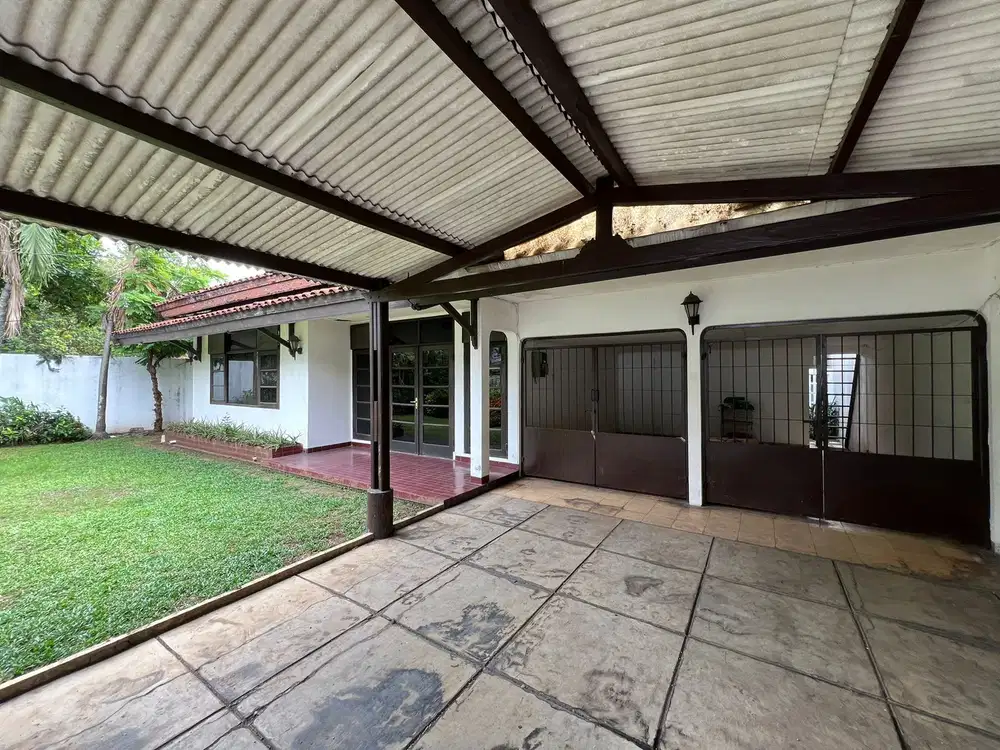 Di jual rumah 2 lantai jln bunga MELATI Cipete Jakarta Selata