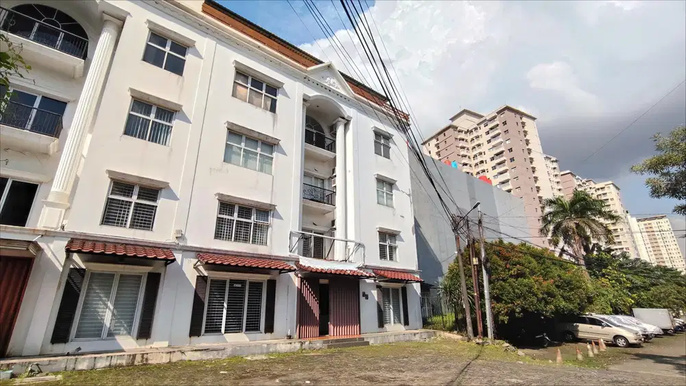RUKO 5 LANTAI DI KAWASAN ELITE KEBON JERUK DEKAT APARTEMEN BELMOUNT