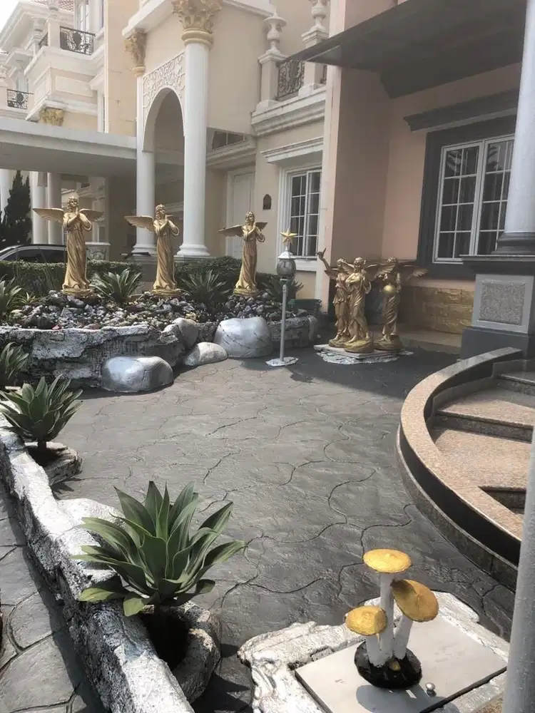 Jual rumah megah klasik bagus hadap taman di Bellano Gading serpong