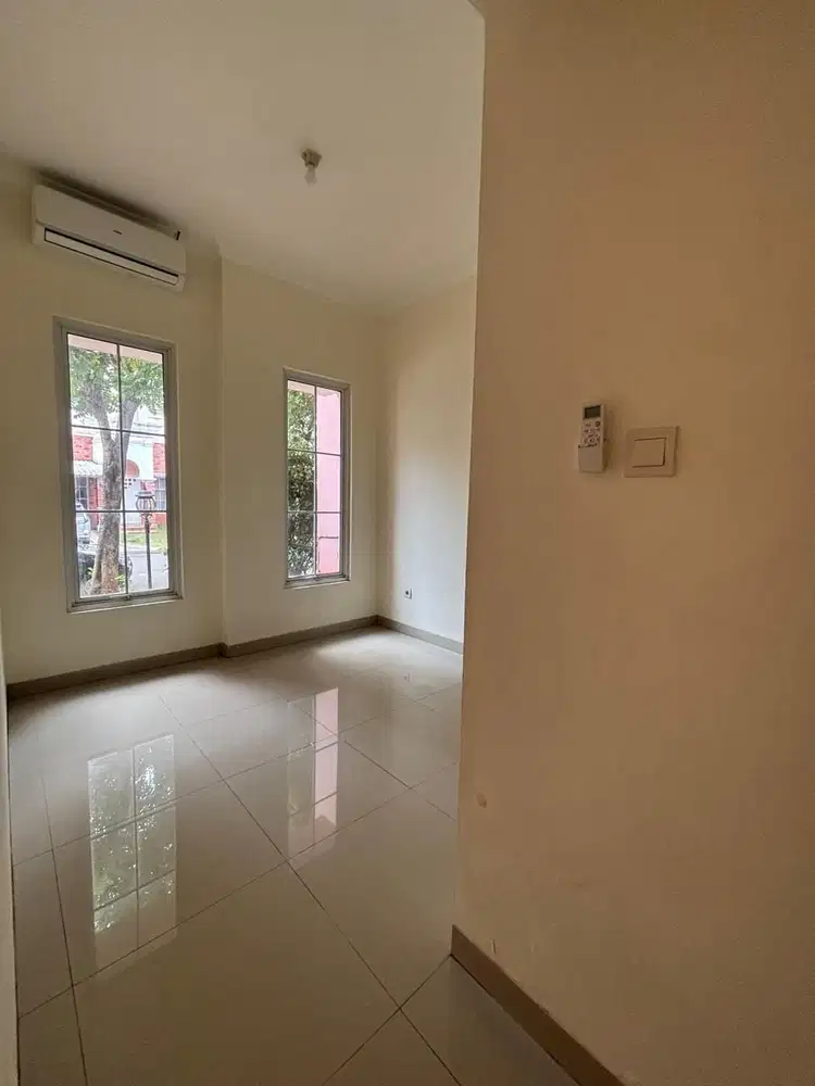 Rumah Dekat Kawasan Pendidikan & Kuliner di Cluster Alicante Gd Serpon