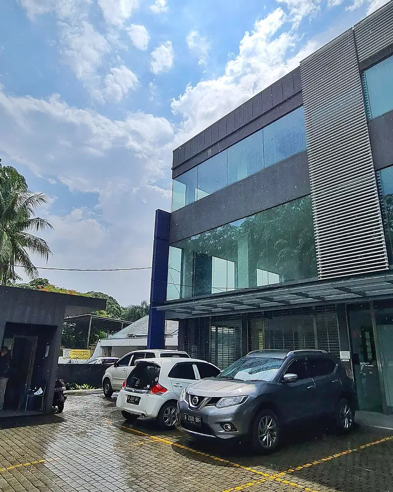 Dijual Ruko Kebon Jeruk Strategis Jakarta Barat, Bangunan Baru + Lift