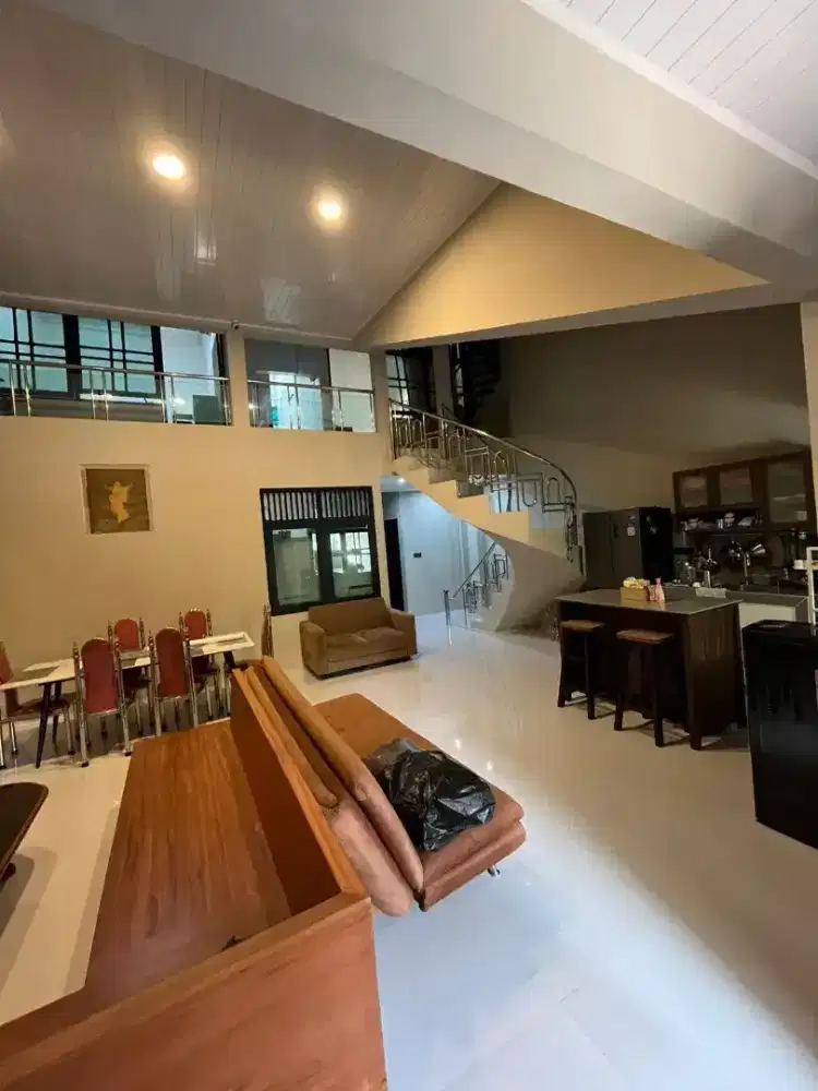 Dijual rumah mewah semifurnished LT 128 LB140 di galaxy depan taman