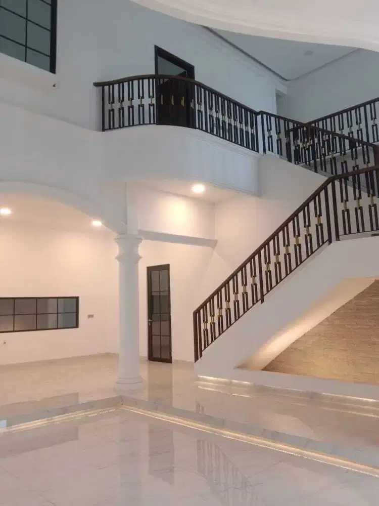 Dijual Rumah Unfurnished 3 Lantai di Tomang Jakarta Barat