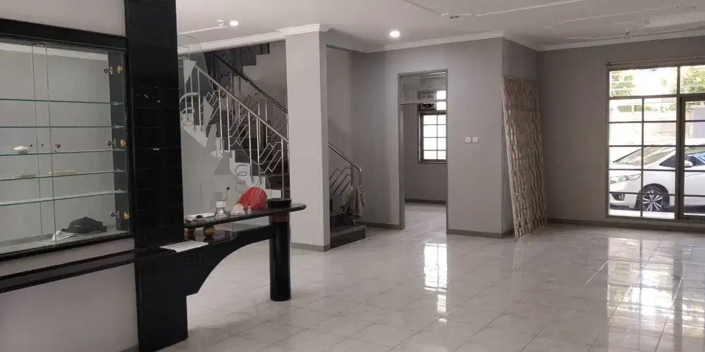 Dijual Rumah terawat di Komplek Sumber Sari