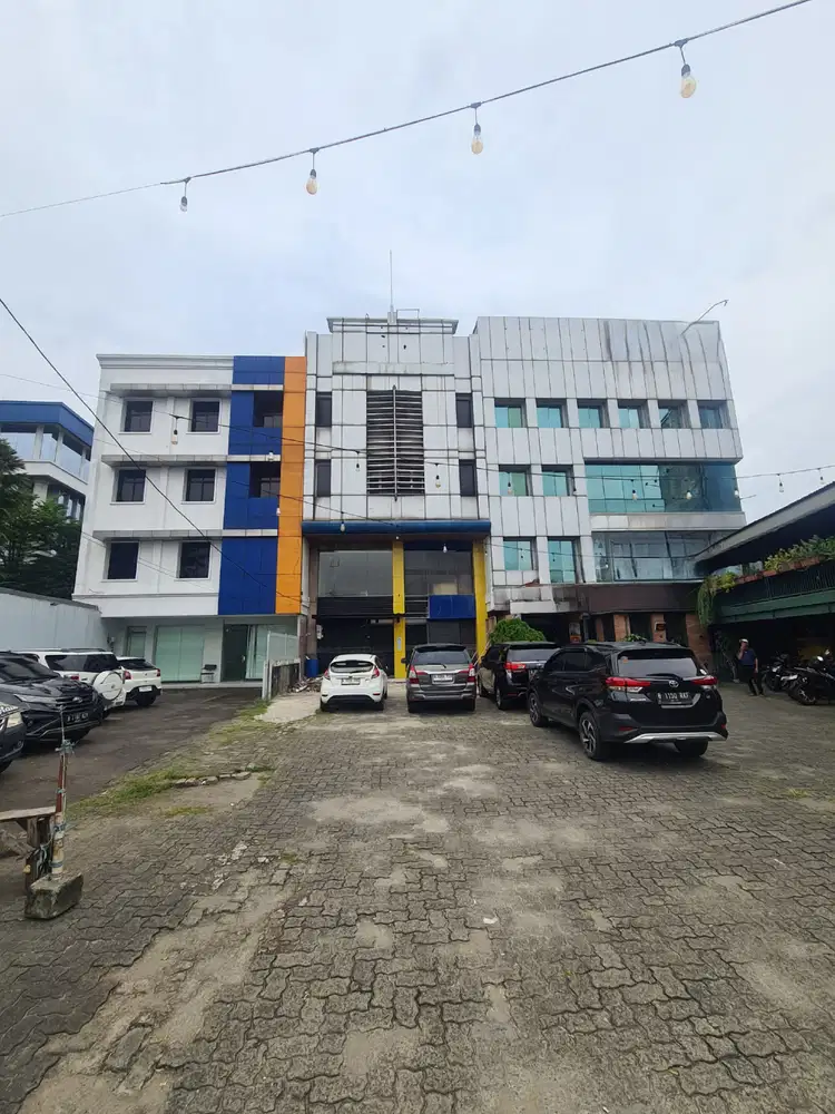 RUKO GANDENG 4 LANTAI JATINEGARA TIMUR PARKIR LUAS EX KANTOR STRATEGIS