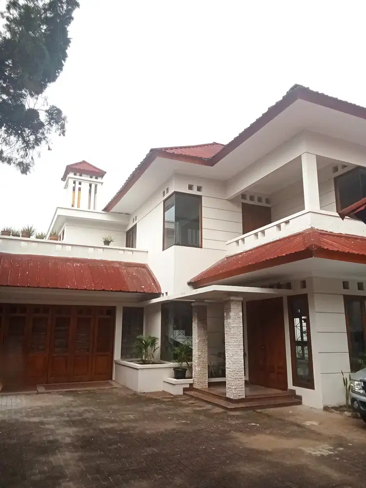 DISEWAKAN RUMAH MEWAH DALAM KOMPLEK DI KRAMAT BATU GANDARIA SELATAN