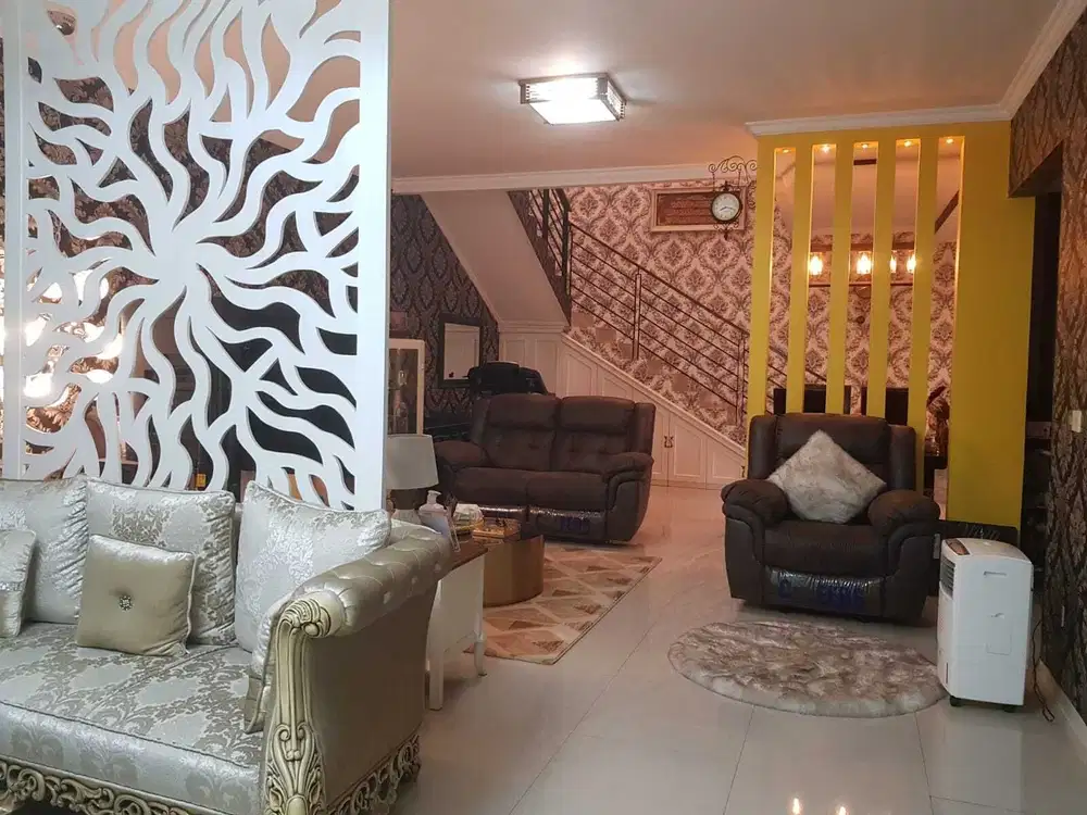 Rumah Renov Semi Furnished Siap Huni Lebar 8 dekat Pos Satpam Cluster