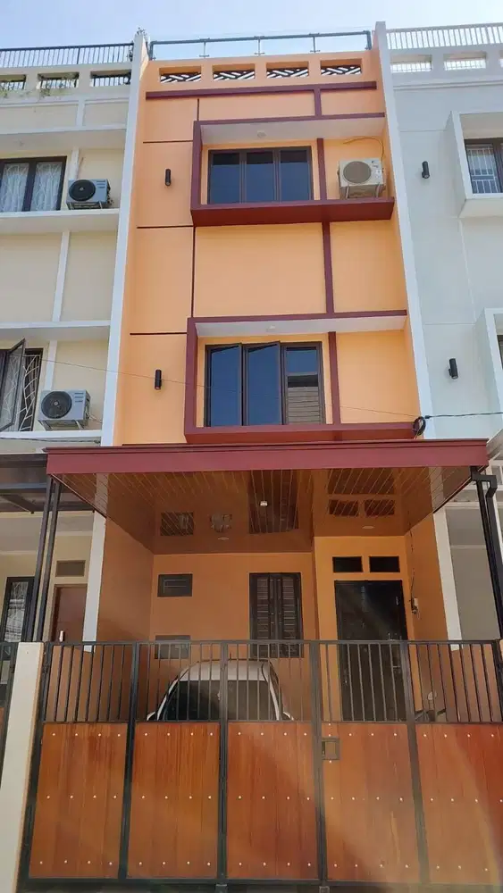 DIJUAL RUMAH DALAM KOMPLEK TAMAN COSMOS KEBON JERUK SEMI FURNISHED