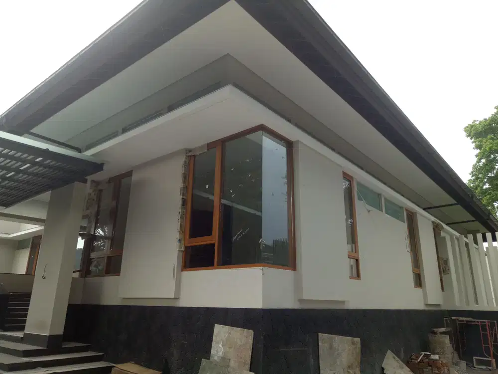 Rumah Taman Luas di Hegarmanah, Kota Bandung