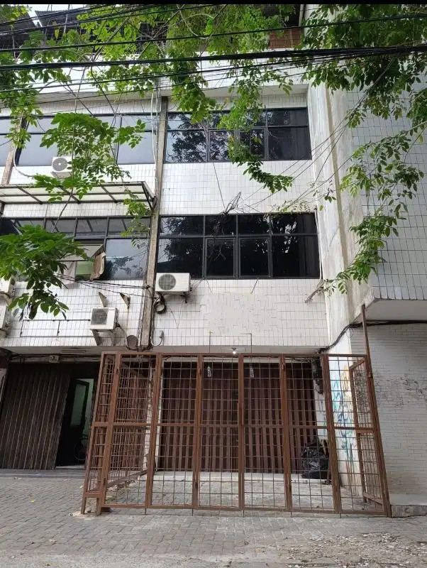 Ruko di jln Garuda Hdp timur jakpus