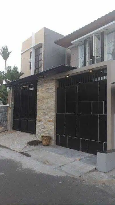 Rumah Modern Minimalis di Solo Baru