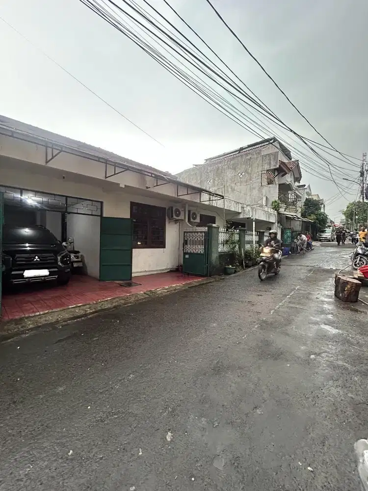 RUMAH MEWAH HITUNG TANAH DI JL BANGKA BUNTU KEMANG AREA JAKSEL