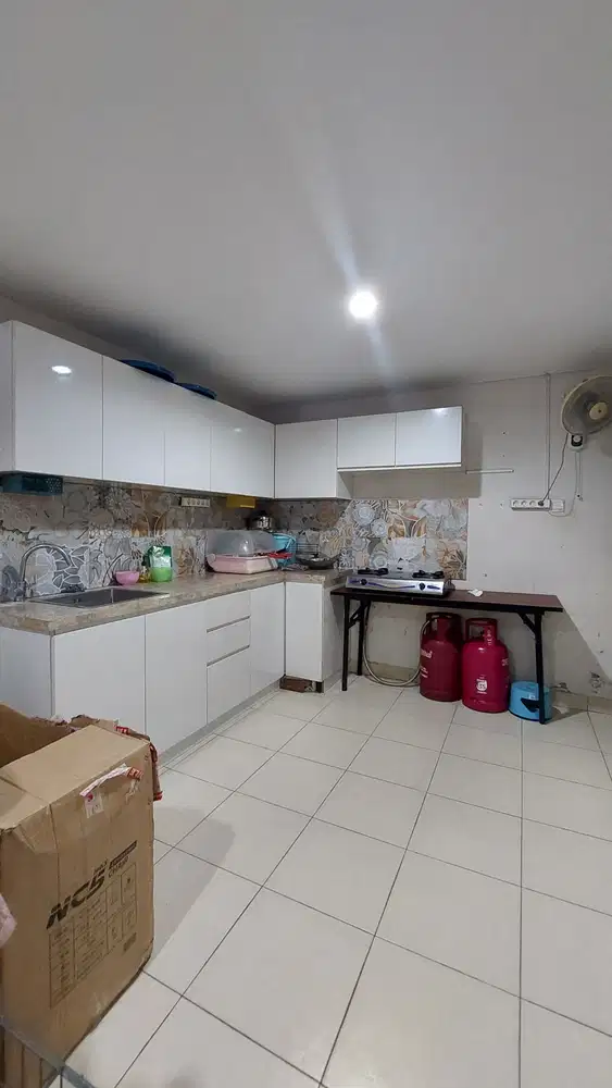Rumah 2,5 Lantai Samara Gading Serpong Semi Furnished Hadap Selatan