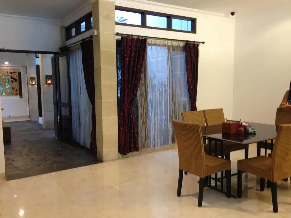 Rumah bagus siap huni di cluster eksklusif Villa Gading Indah