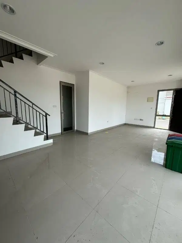 Dijual Rumah PIK 2 uk. 8x10 m2 HOEK Kosongan Murah