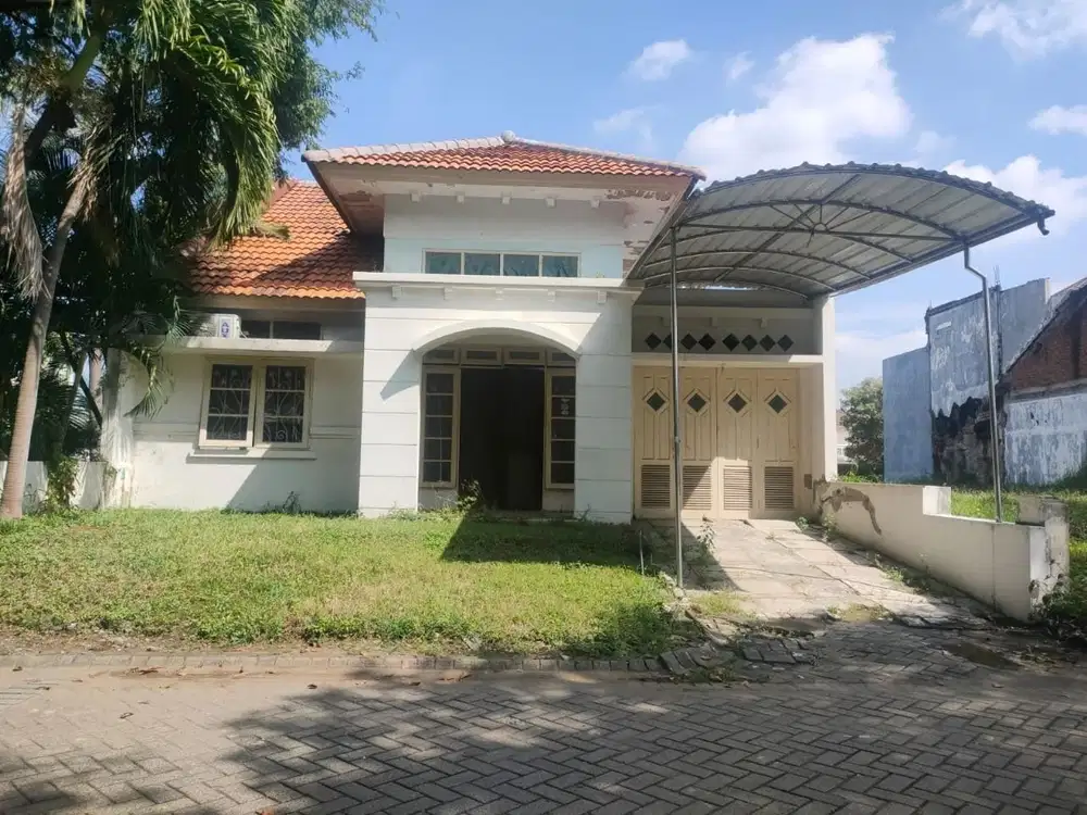 Rumah Asri Depan Taman, Citraland Utama Surabaya, Harga Turun Drastis