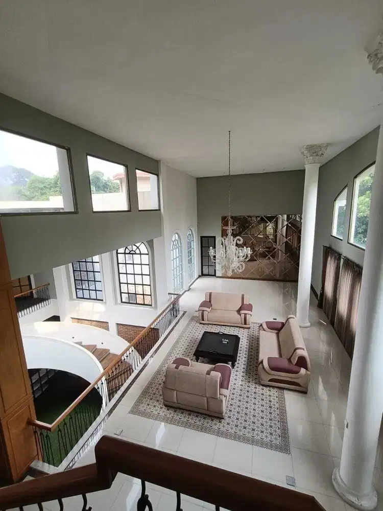 Rumah Cocok Untuk Kantor di Jl. Dr. Otten, Cipaganti - Kota Bandung