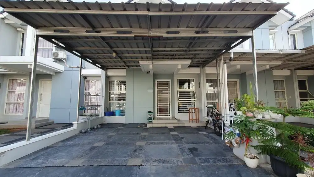 Dijual rumah 2lt semi furnished sudah renov murah di Suvarna Sari