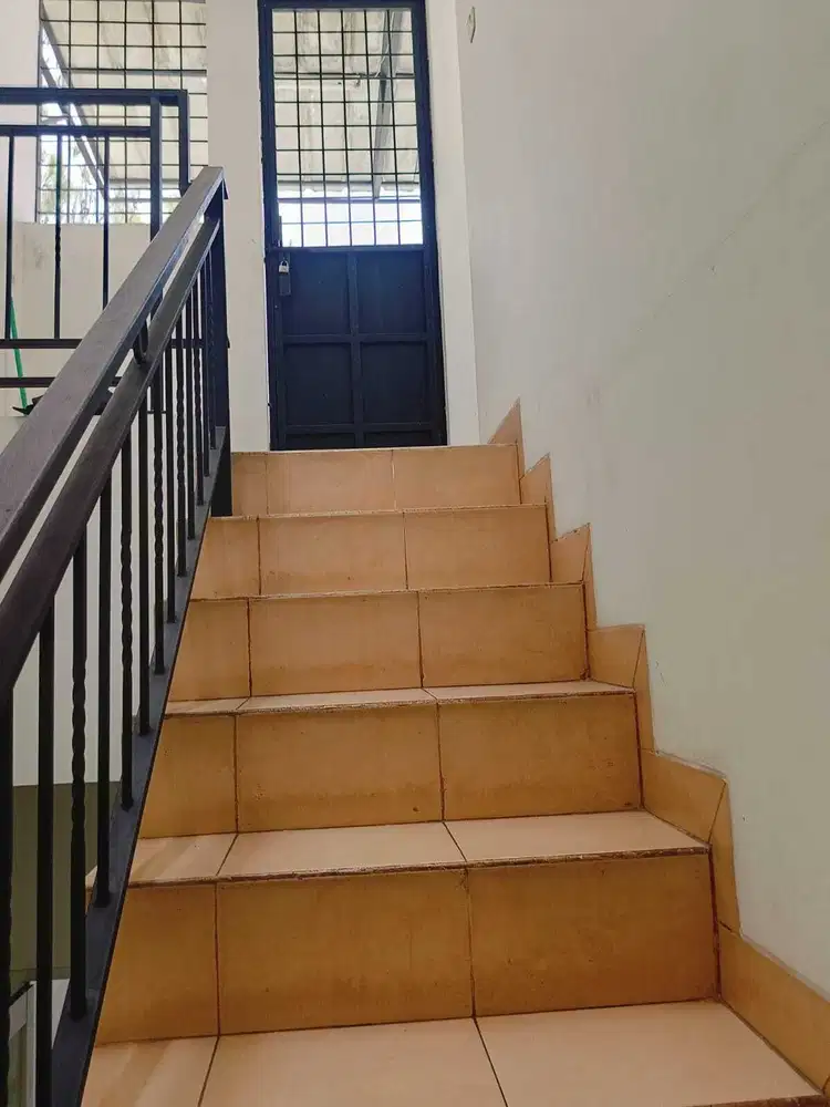 Rumah Hoek 2,5 Lantai Versailles BSD city Sebelah Taman