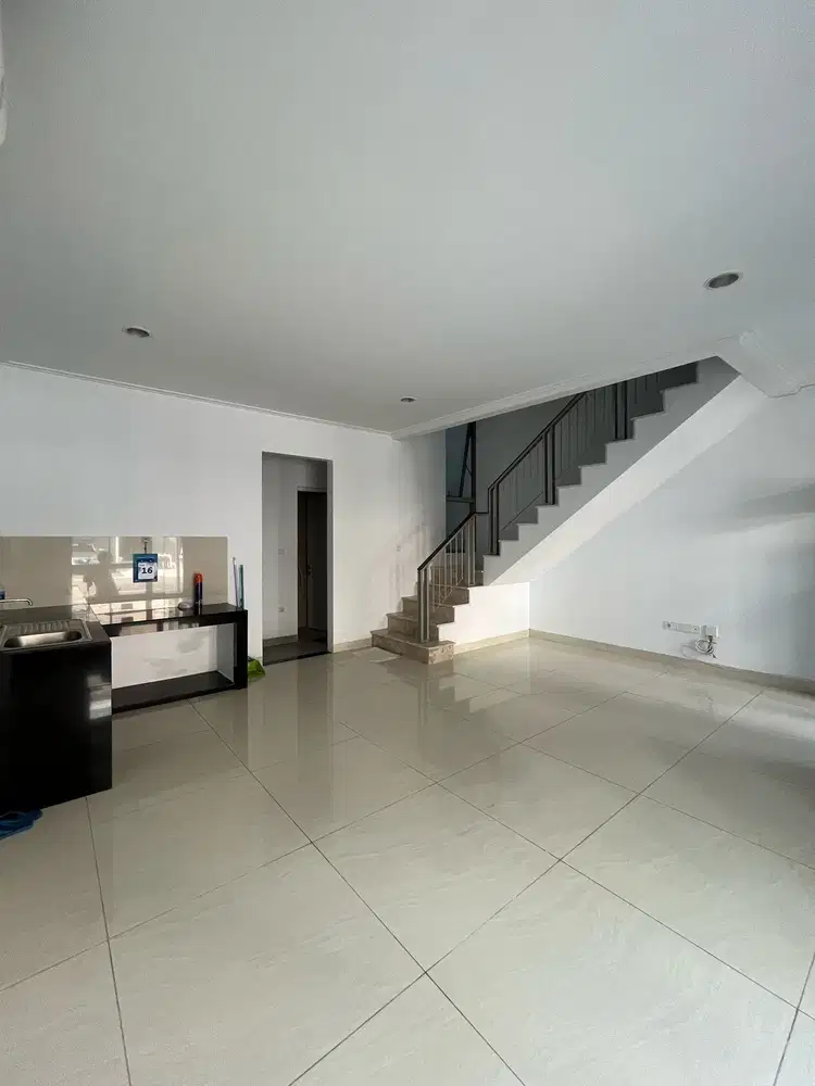 Rumah Golf Island Uk 6x15 PIK, Bagus Termurah