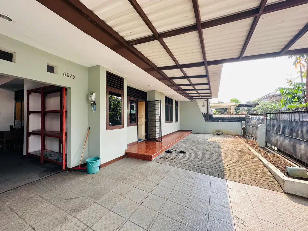 Disewa Cepat Rumah Luas 240 M2 Hadap Utara di Modernland Tangerang