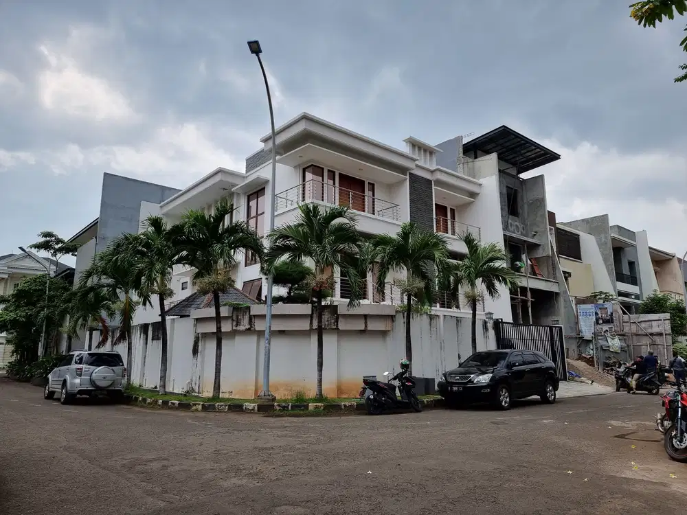 Disewakan Rumah Rapi Siap Huni Di Permata Buana Posisi Hoek