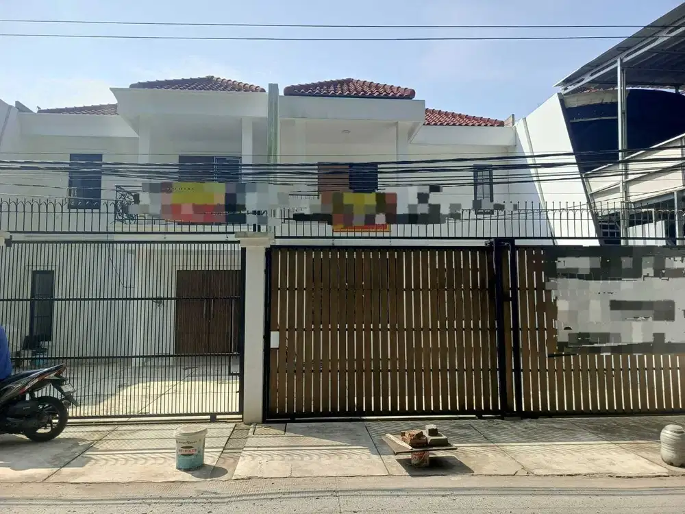Di Jual Rumah Mewah Strategis  2 lt di Deket TSM Cibubur