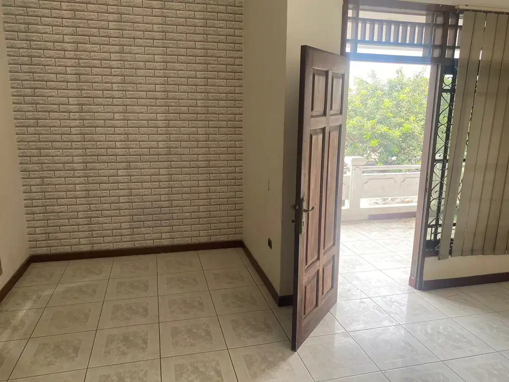 Di sewa rumah kawasan Tebet   jalan 2 mobil  Bisa buat kantor