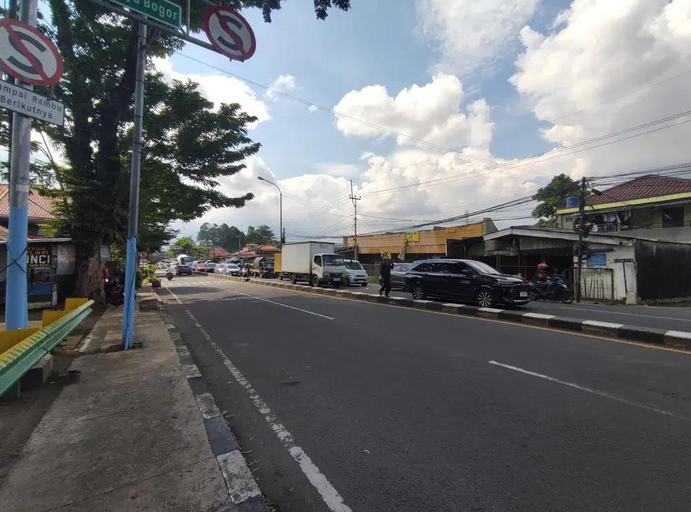 Dijual murah tanah dan bangunan dekat tol Cisalak