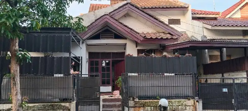 jual cepat rumah 2 lt posisi hook, di permata puri 1