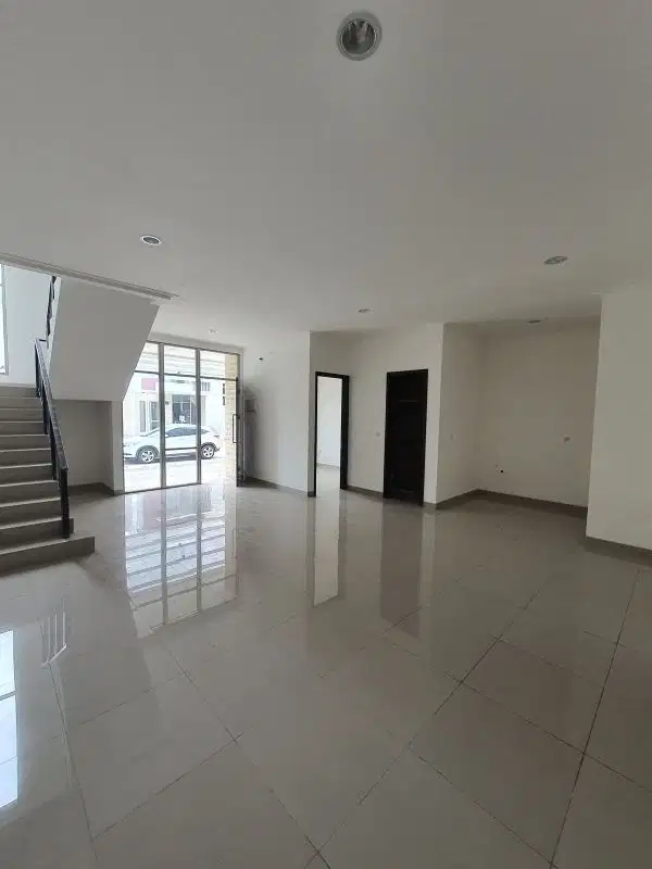 Dijual Cepat Rumah PIK 2 uk. 8x15 m2 HOEK Kosongan Murah