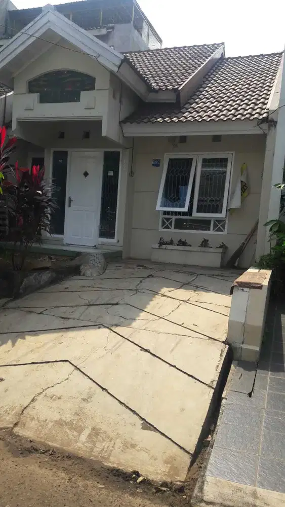 DIJUAL RUMAH MINIMALIS 2 KAMAR TIDUR DI KAWASAN PERUMAHAN SERPONG