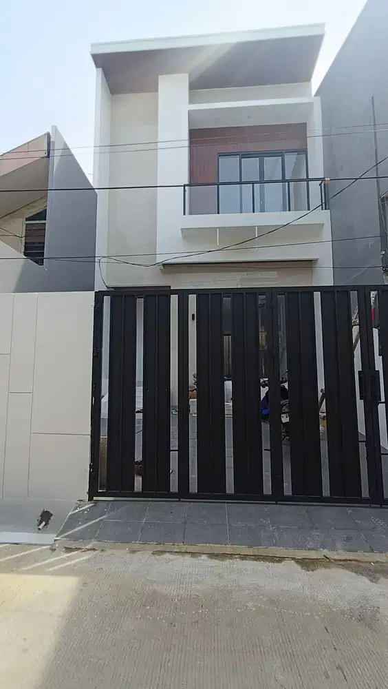 Rumah Brand New 2 Latntai d, Jakarta Barat dekat Tanjung Duren