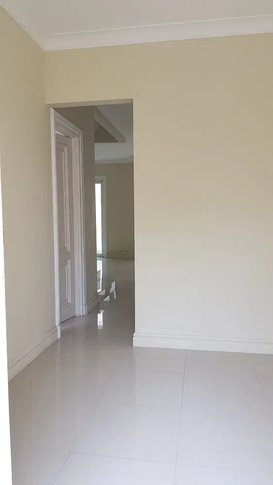 Dijual rumah premier golf residence modernland