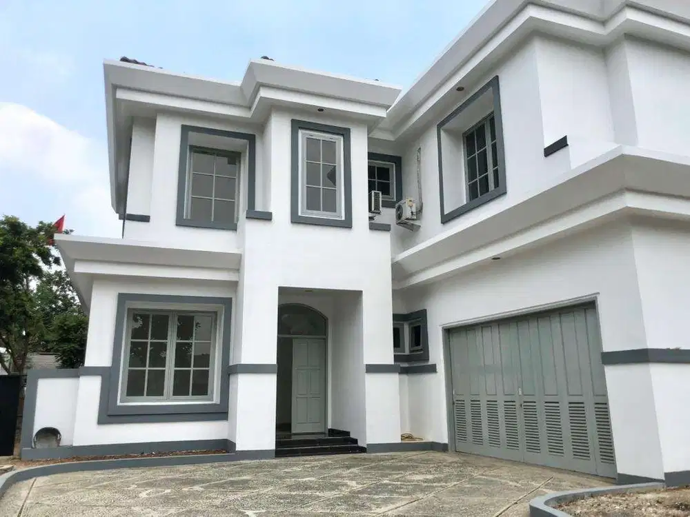 Dijual rumah mewah 2 lantai golf view Suvarna Sutera