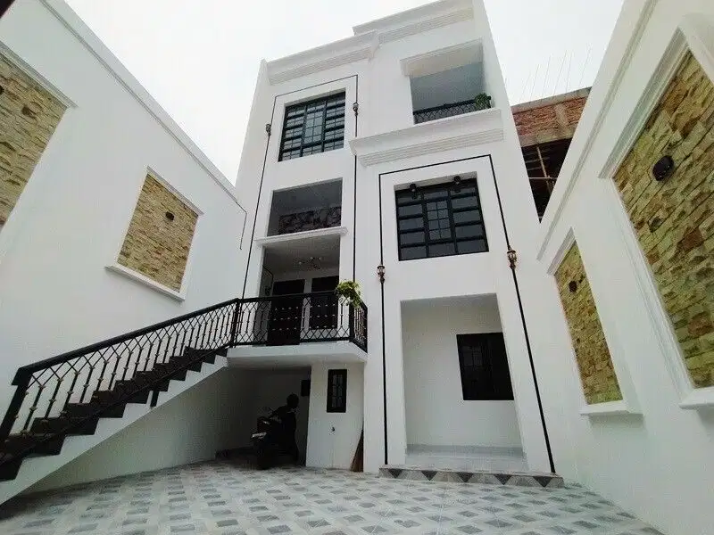 RUMAH MEWAH 3 LT DEKAT TOL LIMO DAN TOL SAWANGAN, AKSES JALAN LEBAR