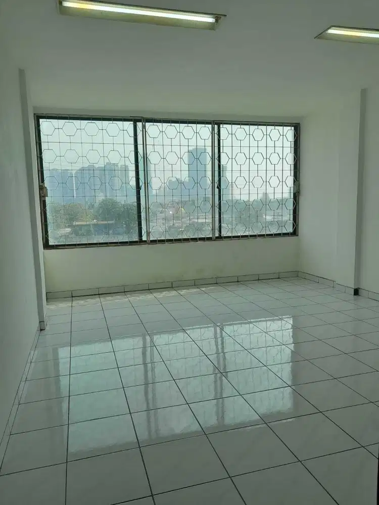 Dijual Ruko di Jalan Tanjung Selor Belakang ITC Roxy Jakarta Pusat